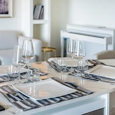 Monaco Border, Sea View, Terrace, Free Parking Apartment