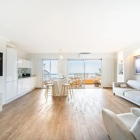 Monaco Border, Sea View, Terrace, Free Parking Apartment